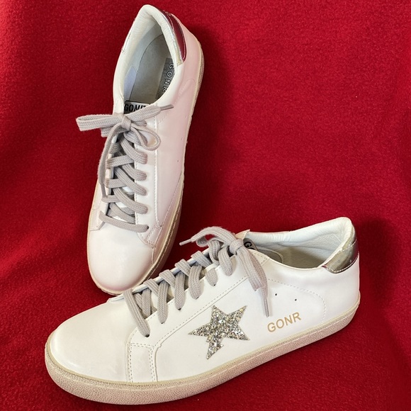 New White Vintage-Look Designer-Like Sneakers w/Silver Glitter Stars Euro 44 - Picture 4 of 8